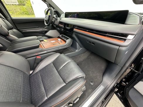 New 2026 Lincoln Navigator Black Label AWD/4WD image 22