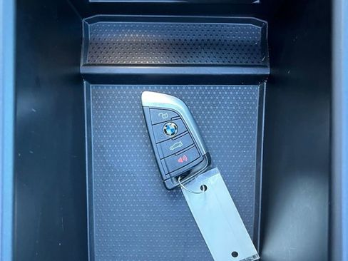 Used 2023 BMW 330i Sedan w/ Driving Assistance Package image 39