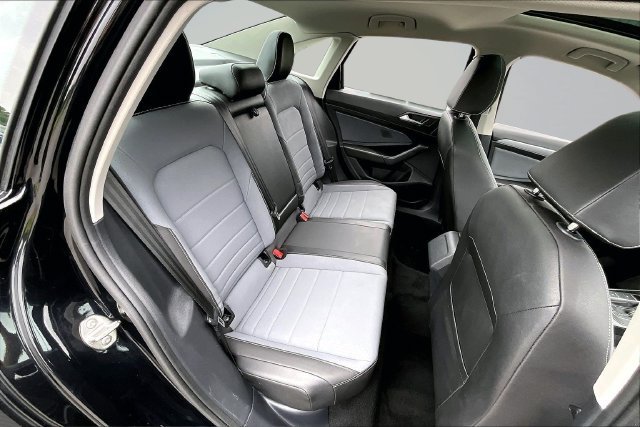 Used 2025 Volkswagen Jetta SE FWD image 24
