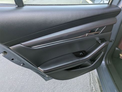 Used 2023 MAZDA MAZDA3 s image 26