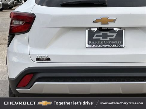 New 2026 Chevrolet Trax LT w/ Driver Confidence Package image 7