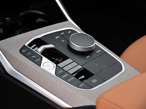 Certified 2025 BMW 330i Sedan w/ Premium Package RWD image 19