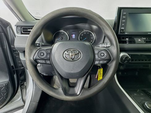 Used 2021 Toyota RAV4 LE AWD/4WD image 11