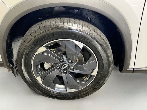 Used 2024 Nissan Rogue SV image 13