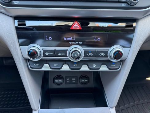 Used 2020 Hyundai Elantra Value Edition FWD image 22