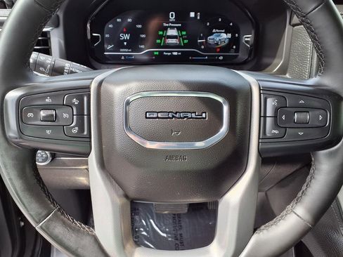 Used 2023 GMC Yukon XL Denali AWD/4WD image 25