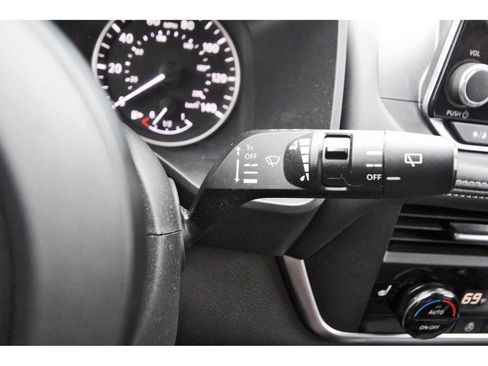 Used 2024 Nissan Rogue SV w/ SV Premium Package image 20