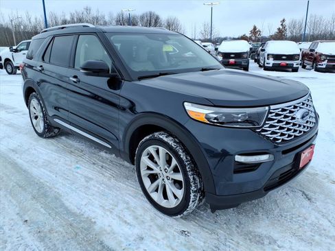 Used 2022 Ford Explorer Platinum w/ Premium Technology Package image 8