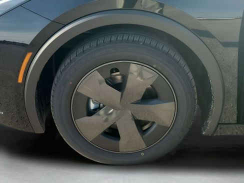 New 2026 Toyota Prius Plug-In Hybrid FWD image 17