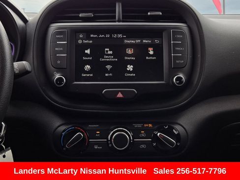 Used 2024 Kia Soul LX w/ Option Group 015 FWD image 18