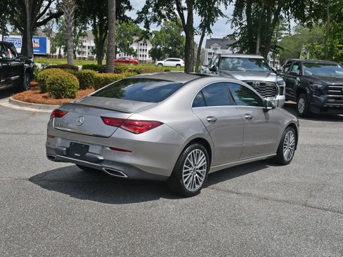 Used 2021 Mercedes-Benz CLA 250 image 4
