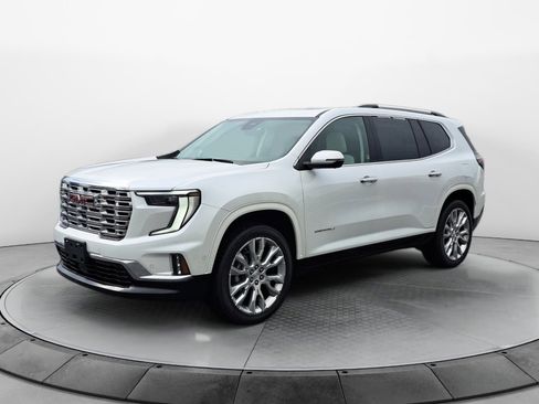 Used 2024 GMC Acadia Denali w/ Super Cruise Package FWD image 3