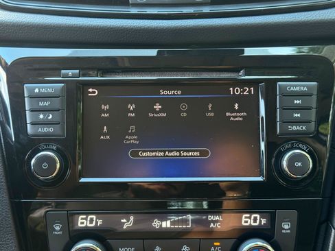 Used 2018 Nissan Rogue SL w/ Premium Package FWD image 26