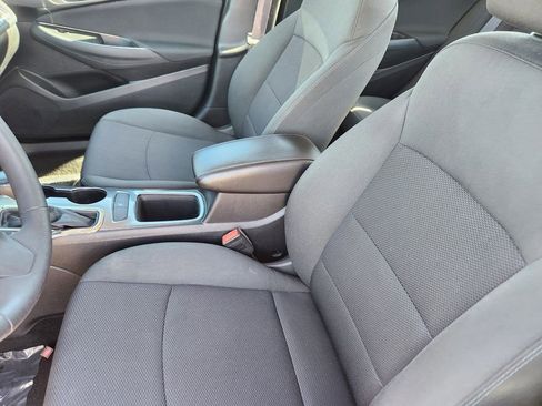 Used 2017 Chevrolet Cruze LT image 8