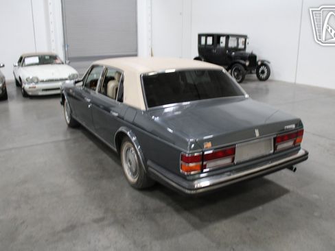 Used 1990 Rolls-Royce Silver Spur II image 13