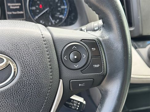 Used 2018 Toyota RAV4 XLE image 15