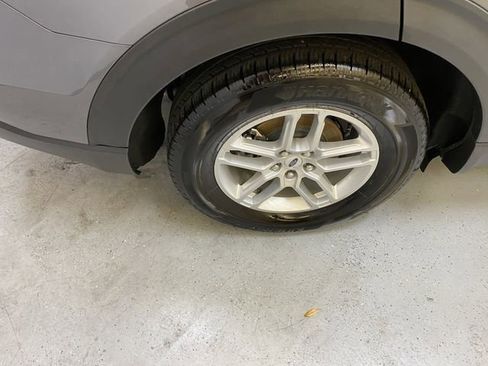 Used 2026 Ford Explorer Active RWD image 13