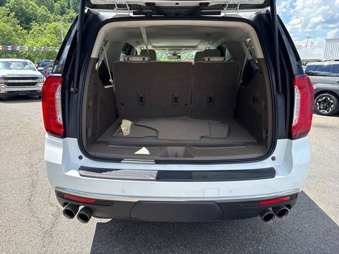 Used 2022 GMC Yukon XL Denali AWD/4WD image 25