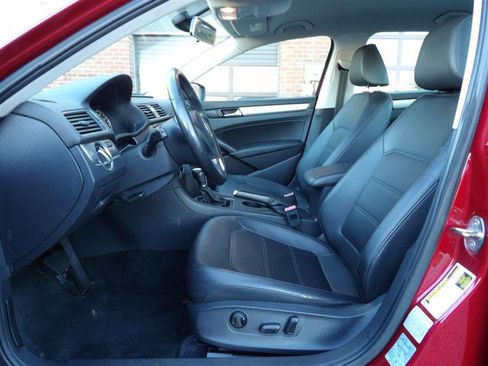Used 2015 Volkswagen Passat 1.8T Limited Edition image 10