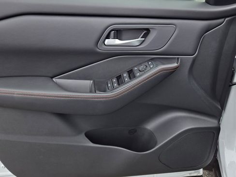 New 2026 Nissan Rogue SV AWD/4WD image 17