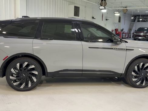 New 2026 Lincoln Nautilus Reserve w/ Jet Appearance Package image 2