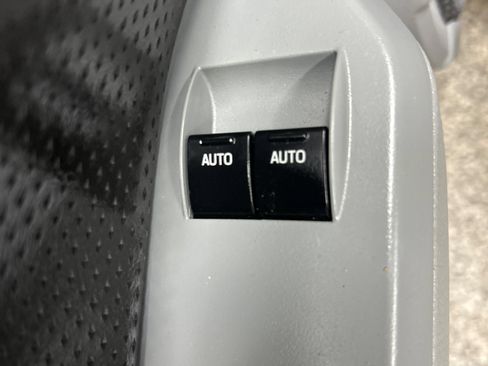 Used 2005 Ford Mustang GT Premium RWD image 9