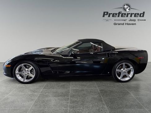 Used 2006 Chevrolet Corvette Convertible w/ Preferred Equipment Group RWD image 11