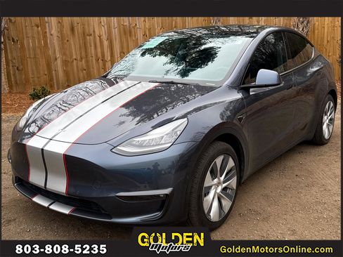 Used 2021 Tesla Model Y Long Range image 1