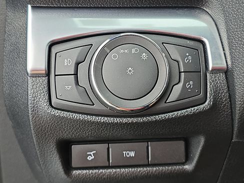 Used 2018 Ford Explorer Sport w/ Equipment Group 401A AWD/4WD image 26