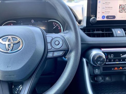 Used 2024 Toyota RAV4 XLE w/ Convenience Package FWD image 25