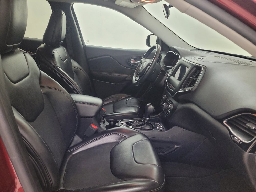 Used 2019 Jeep Cherokee Latitude Plus FWD image 21