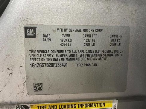 Used 2009 Chevrolet Malibu LS image 38