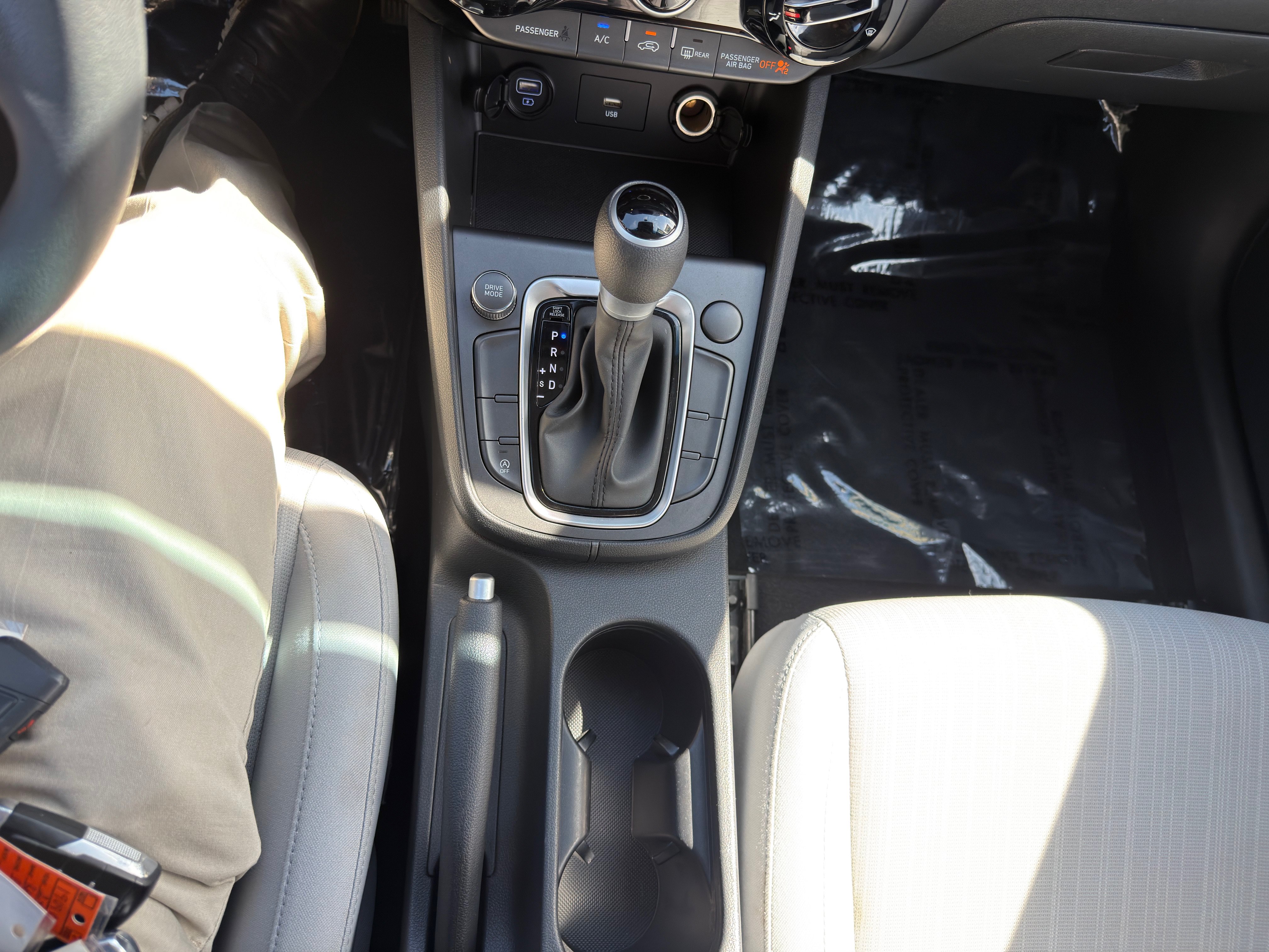 Used 2023 Hyundai Kona SEL FWD image 32