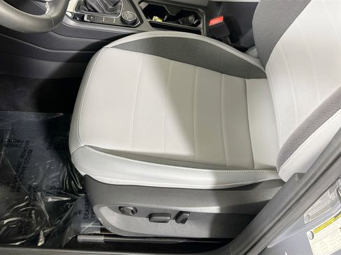 Used 2023 Volkswagen Taos SE image 18