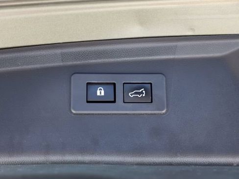 Used 2020 Subaru Outback Premium AWD/4WD image 12