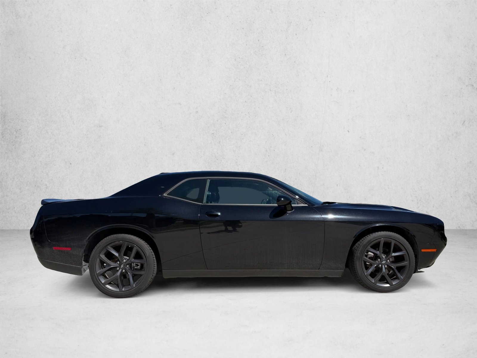 Used 2023 Dodge Challenger SXT w/ Blacktop Package RWD image 4