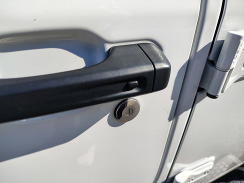 Certified 2024 Jeep Wrangler Sahara w/ Technology Group image 12