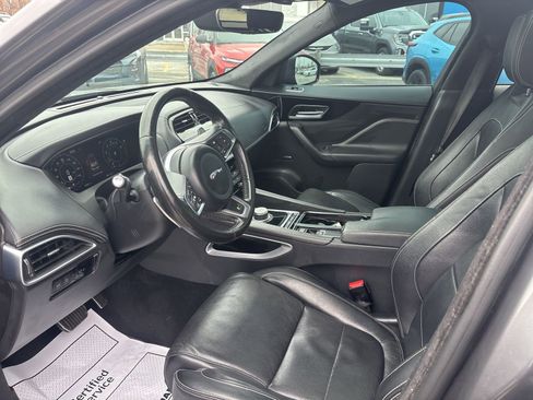 Used 2019 Jaguar F-PACE R-Sport image 11