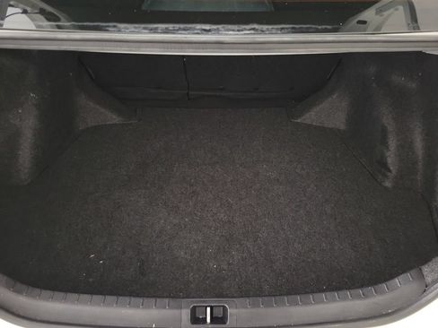 Used 2017 Toyota Corolla LE FWD image 7