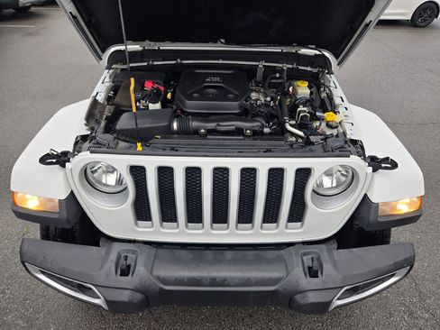Used 2021 Jeep Wrangler Unlimited Sahara AWD/4WD image 19