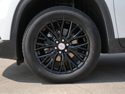 Used 2026 GMC Acadia Elevation w/ Elevation Premium Package FWD image 28