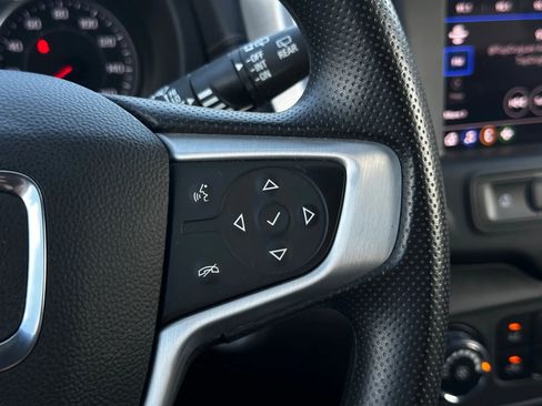 Used 2023 GMC Terrain SLE image 34