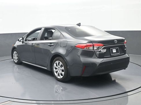 Used 2025 Toyota Corolla LE FWD image 4