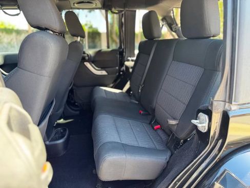 Used 2012 Jeep Wrangler Unlimited Sahara AWD/4WD image 37