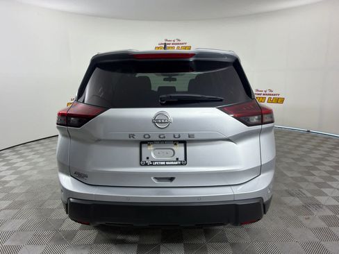 Certified 2025 Nissan Rogue S FWD image 4