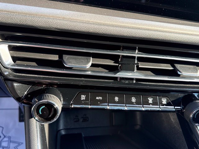 Used 2026 Chevrolet Traverse LT FWD image 20