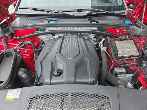 Certified 2022 Porsche Macan image 31