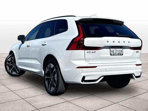 Used 2026 Volvo XC60 B5 Plus w/ Climate Package PRO AWD/4WD image 15