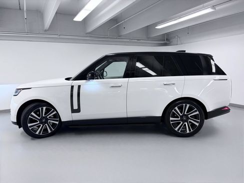Used 2023 Land Rover Range Rover SE AWD/4WD image 4
