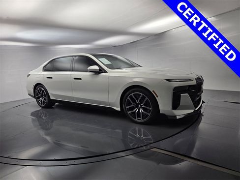 Certified 2024 BMW 760i xDrive w/ Executive Package image 2